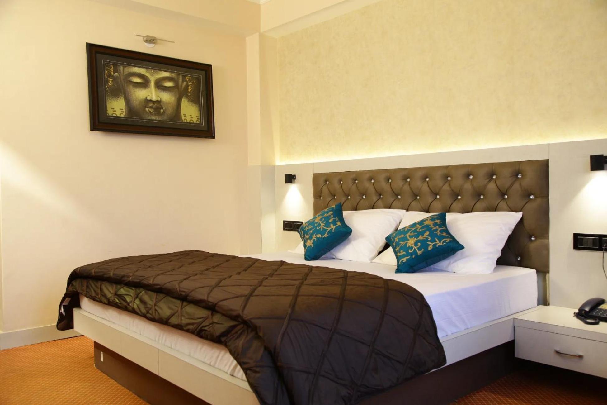 Aangan Regency Hotel Shimla Bagian luar foto