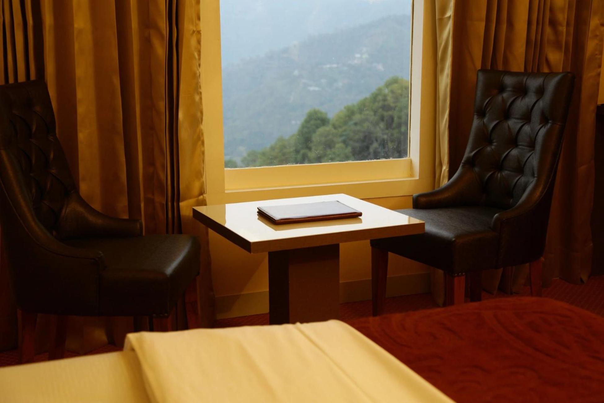 Aangan Regency Hotel Shimla Bagian luar foto