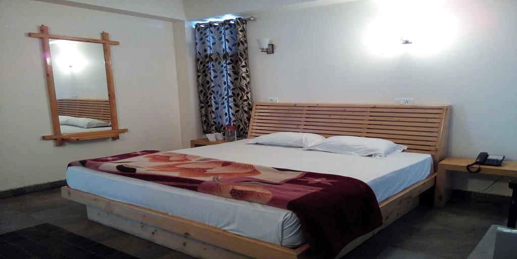 Aangan Regency Hotel Shimla Bagian luar foto