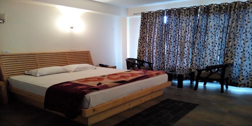 Aangan Regency Hotel Shimla Bagian luar foto